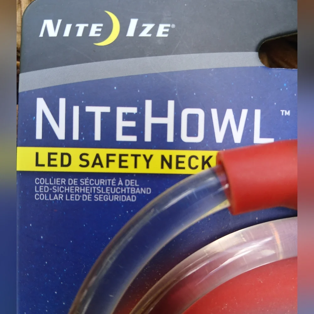 Dog Safety Necklace Collar - Red Universal Size NITE IZE NiteHowl LED Glow